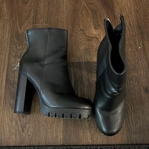 Fashion Nova Black ankle boots women’s size 6.5